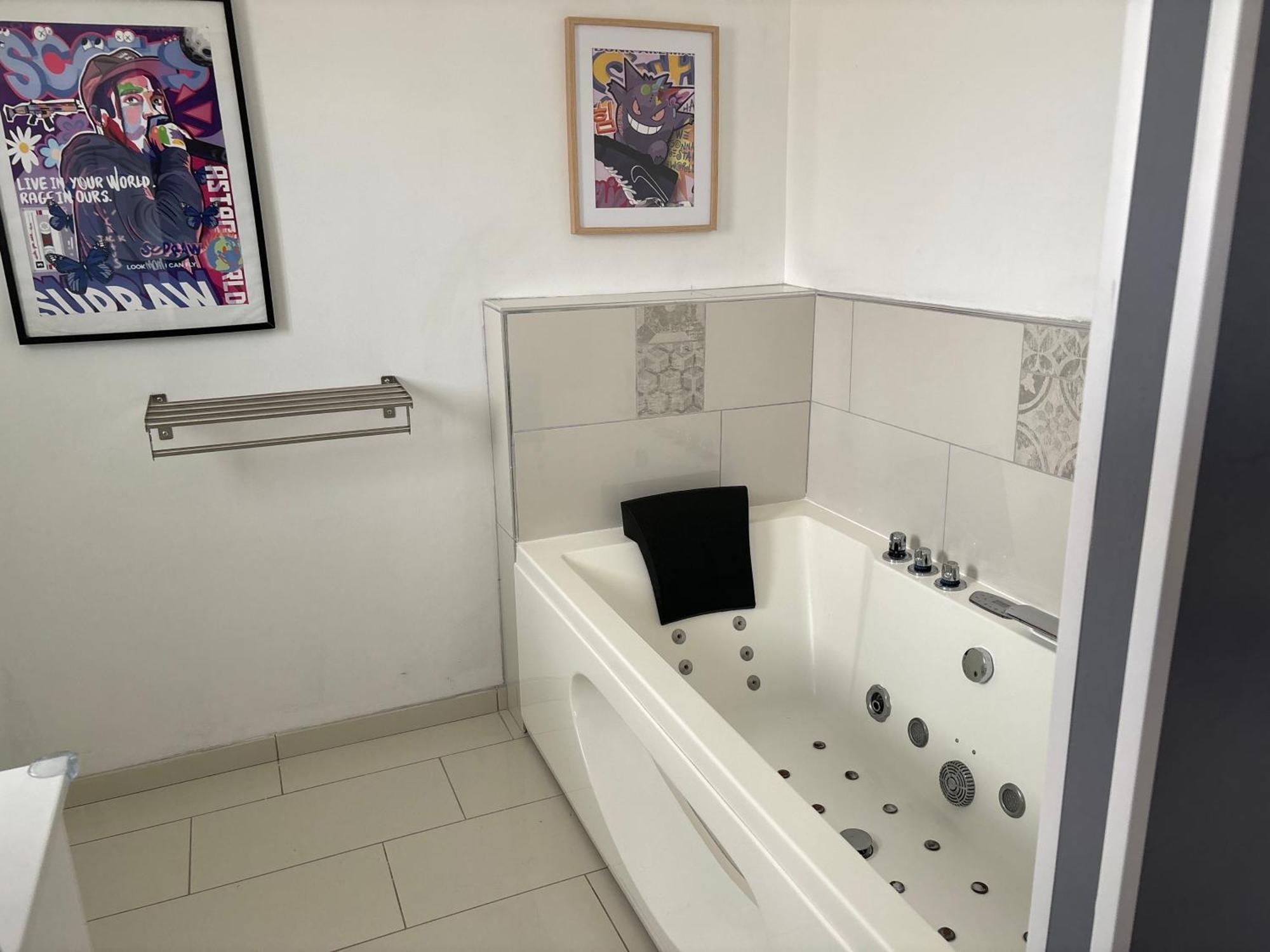 Maison Moderne Au Calme Avec Billard, Jacuzzi, Bain A Remous, Piscine, Babyfoot Labastide-du-Temple Eksteriør bilde
